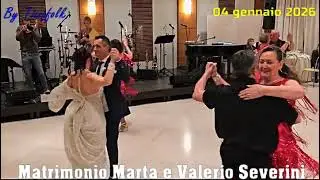 MARTA E VALERIO ballano con i loro ragazzi al giorno del loro matrimonio