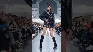 The horsewalk is unreal #fashion #model #runway