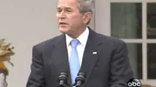Bush pardon's two Thanksgiving turkeys, Pumpkin and Pecan