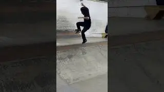 No-comply noseblunt fakie #skateboarding