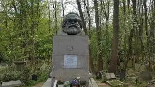 Karl Marx's Tomb in London!!!