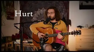 Johnny Cash - Hurt (Acoustic Cover by Flo Niebauer)