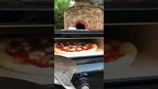 Pizza Napoletana in Bakerstone Portable Gas Pizza Box