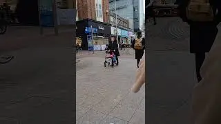 Christmas 🎄 shoppers in Southend High Street