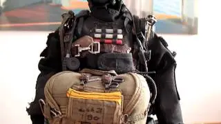 Hot Toys - Navy Sea Night Ops Halo Jumper - 10/13