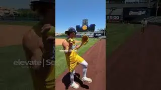 World&rsquo;s Tallest Pitcher Dakota 