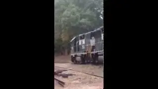 Norfolk Southern High hood duo! NS 5024 And 7048 Switching in Piedmont SC!!