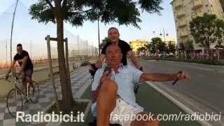 Raul Casadei, da Re del Liscio a ciclista-contadino