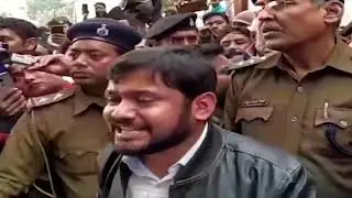Kanhaiya Kumar&rsquo;s supporters create ruckus at Bapudham in Bihar's Champaran
