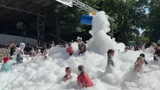 Vyvrcholen&iacute; dětsk&eacute;ho dne ve Bzenci byl tanec v pěně