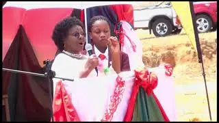 Bonda 1963 Headgirl Minister Sithembiso Nyoni donates ballpoint pens