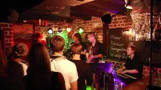 Funkstelle @ September - Aint no mountain high enough