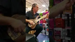 Torzal Bass Guitar