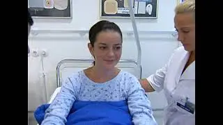 Presvlaćenje posteljine sa pacijentom u sjedećem položaju