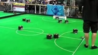 RoboDragons vs. CMDragons at RoboCup 2013 SSL [1/2]