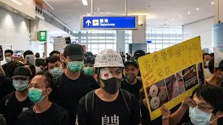 Hong Kong protests at airport turn violent