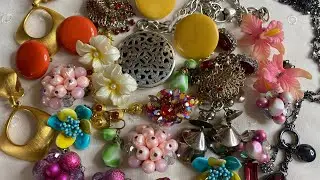 Let’s Open A Colorful Vintage Jewelry Bag