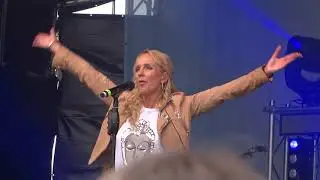 Kristina Bach-12.08.2017 beim Schlagerolymp in Berlin -Take a Breath/Atemlos