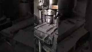 250 powder compacting hydraulic press with servo system