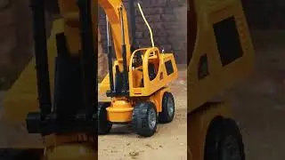 RC excavator with operating console, super cheap. #rctoys#excavator#Toyfactory#truck