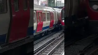 S-Stocks at Earl&rsquo;s Court- District Line