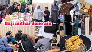 Baji fakhra umair ke pass hone ki mithai le kar ain /Mix vegetables pakoda recipe 👌