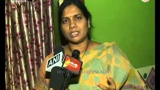 Eluru : TDP Leaders & Police harass YSRCP Women leaders in Call Money Illegal cases - 18th Dec 2015