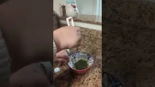 How to make cloud matcha tea 💚🍵 I use honey from the company in the video because it's actual