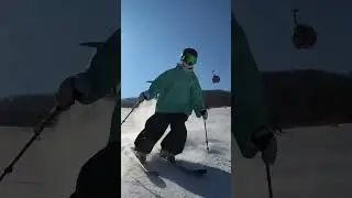 Peak Performance: Skiing & Style at High Altitudes #skiing #mountainadventure #skifashion #Doorek