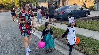 Princess Anna and Olaf From Frozen Go Trick or Treating 2022