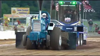 Tractor pulling 2022 8,500 Mod Turbo Tractors In Action At The Buck
