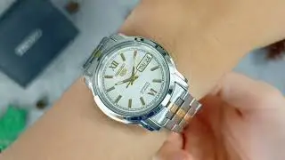 Seiko 5 Automatic White Dial Silver-Gold Stainless Steel, Case Silver