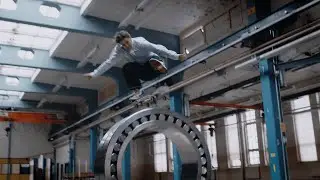 Oski Rozenberg skating a gigantic bearing at SKF HQ ⚙️🇸🇪 #skateboarding