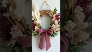 21 Unique Dried Flower Christmas Wreaths for a Cozy Holiday