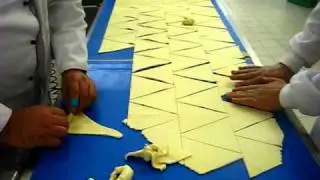 Turkish Airlines Do&Co - how to make a croissant!