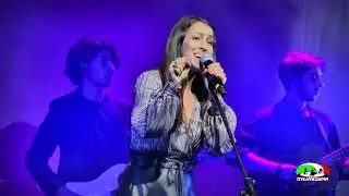 SYRIA canta dal vivo ALMENO TU NELL'UNIVERSO #musicaitaliana