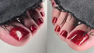 How to make a red pedicure with glitter. Nail art
