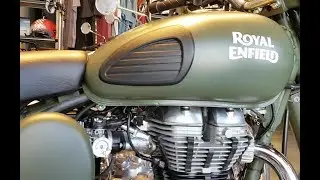Royal Enfield CLASSIC 500 Battle Green / Medina Motors