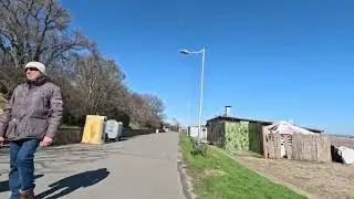 Разходка по морската алея на град Бургас.