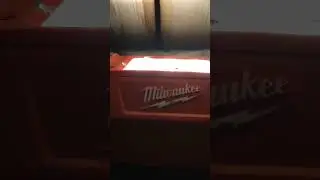 Milwaukee M18 AL-0 Lord of flies / reflektor warsztatowy