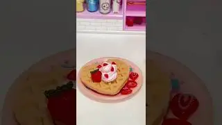 Mini HEART Waffle! | Miniverse Make It Mini #valentines #waffle #miniverse #mini #heart #breakfast