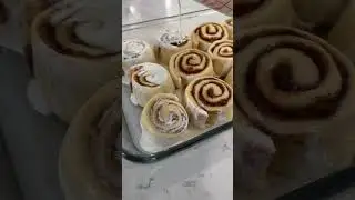 Булочки с корицей, яблочным маслом и глазурью из яблочного масла! Идеальный завтрак выходного дня...