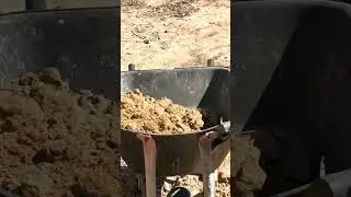 Digging my own dam by hand on the homestead #offgrid #australianhomestead #homestead #shorts
