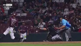 🎞 | El Pollo Tom&aacute;s esquiva un pelotazo con Tomateros | #SKYSportsMX #LAMPxSKY #OnFire🔥