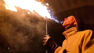 Ongebruikelijk opwarmen - Flow artists onder de Prins Clausbrug