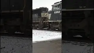 Norfolk Southern loaded sand train #shorts