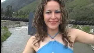 con la misma moneda sol y arena