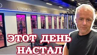 На открытии нового клуба в Riga Teika Plaza. 