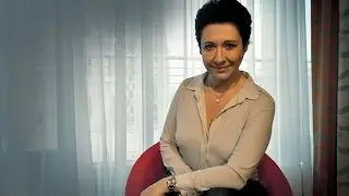 AUF DEM ROTEN STUHL | Andrea HÄNDLER 
