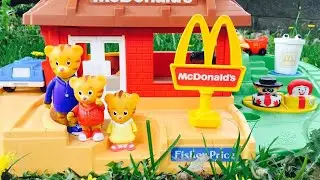 Rare MCDONALD'S Fisher Price Restaurant Play Place with DANIEL Tiger Toys Compilation 